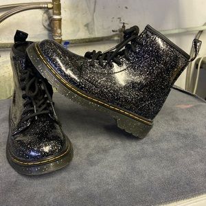 JUNIOR 1460 GLITTER LACE UP BOOTS